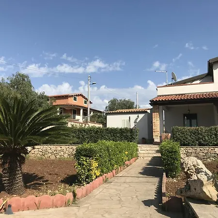 With 2 Bedrooms In Lido Di Noto, With Wonderful Sea View, Fu Apartment *